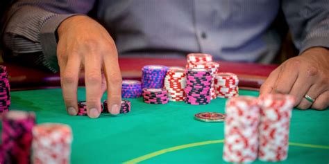 Estratégia de poker bluff